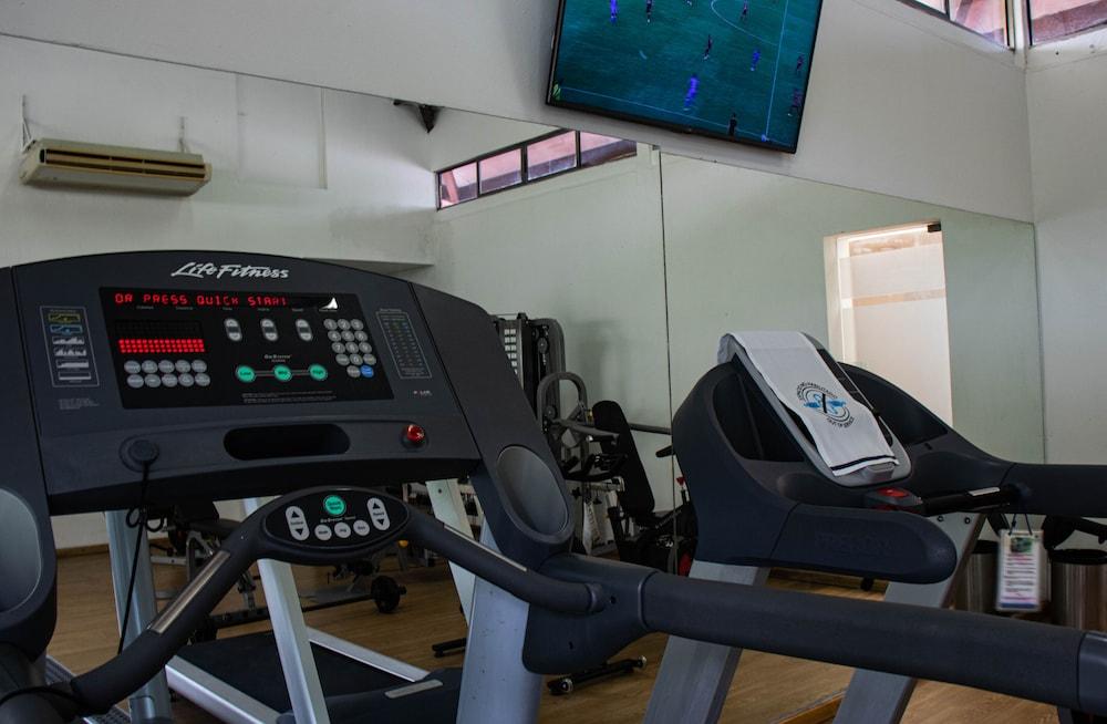 Hotel Estelar Altamira Ibagué Extérieur photo A treadmill